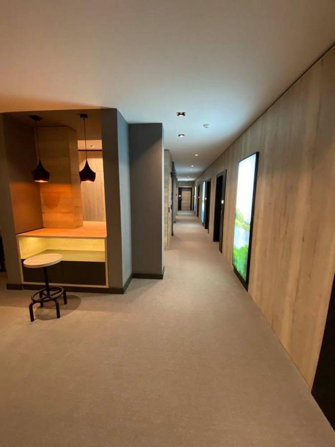 Super Seven Inn Belgrade Extérieur photo