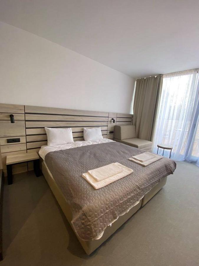 Super Seven Inn Belgrade Chambre photo
