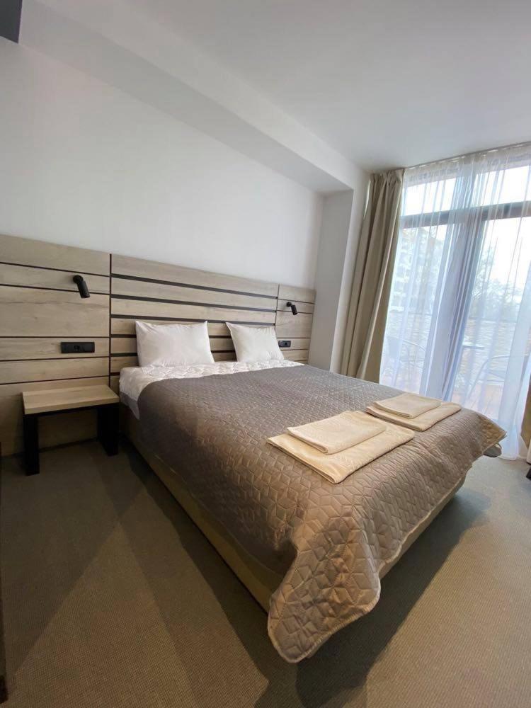 Super Seven Inn Belgrade Chambre photo