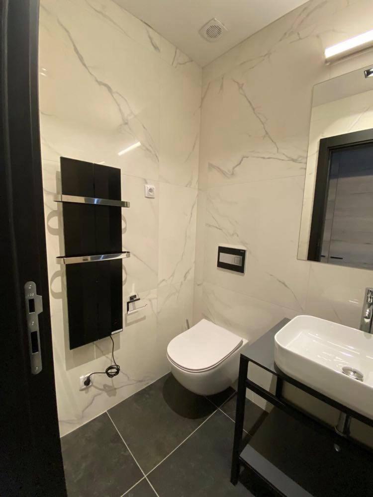 Super Seven Inn Belgrade Chambre photo