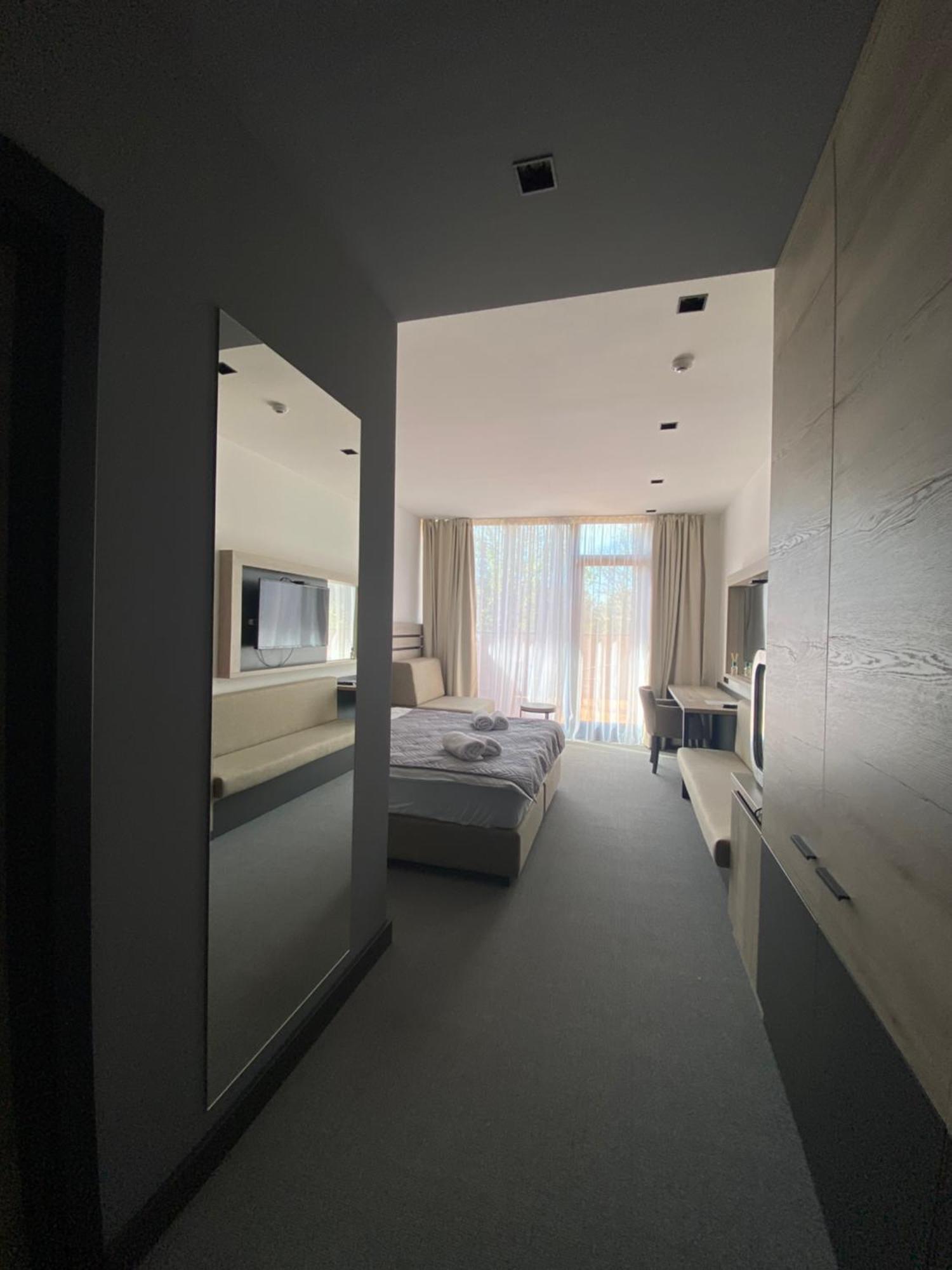 Super Seven Inn Belgrade Chambre photo