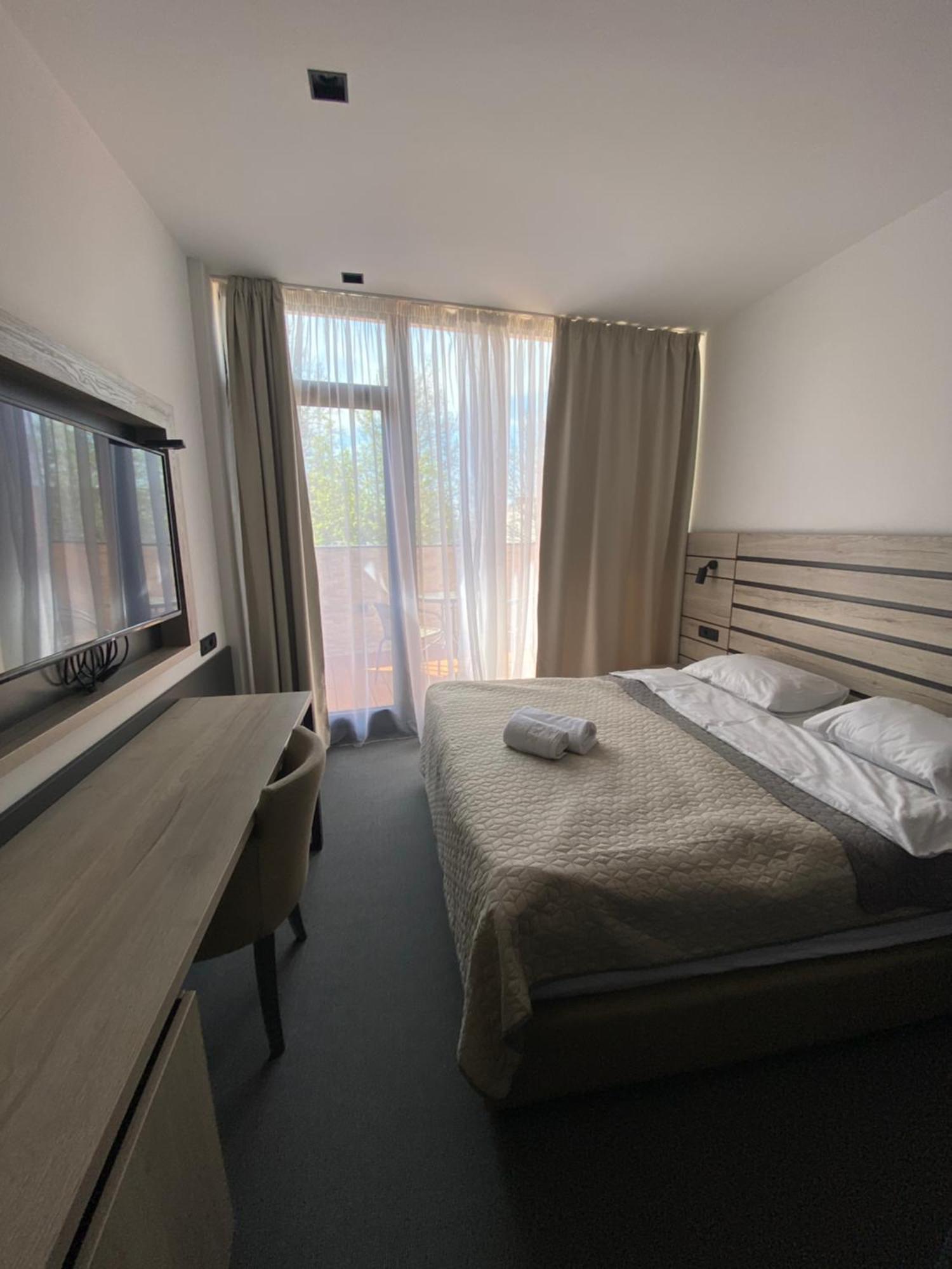 Super Seven Inn Belgrade Chambre photo
