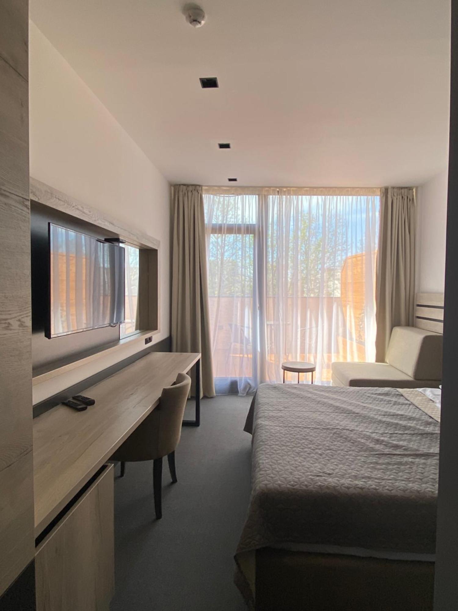 Super Seven Inn Belgrade Chambre photo
